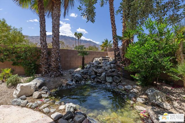 1347 Culver Place, Palm Springs CA: https://media.crmls.org/mediaz/11836fab-0183-4d43-90b3-a81f78c9ba48.jpg