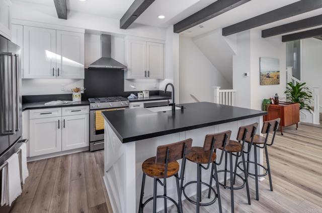 Detail Gallery Image 6 of 31 For 1403 Anacona Pl #103,  Encinitas,  CA 92024 - 2 Beds | 2/1 Baths