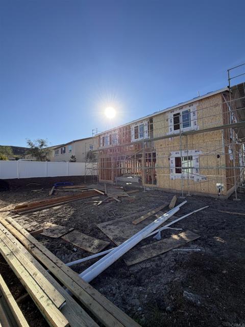 Detail Gallery Image 4 of 4 For 8513 Marrokal Ln, Santee,  CA 92071 - 5 Beds | 3 Baths