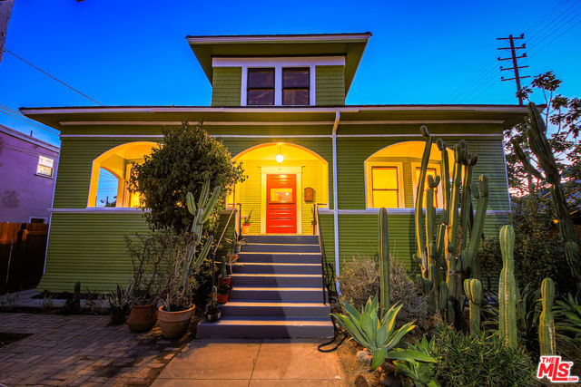 132 N Avenue 57, Los Angeles CA: https://media.crmls.org/mediaz/118547ee-5a95-4d58-8a10-5f0c85e0cd6e.jpg