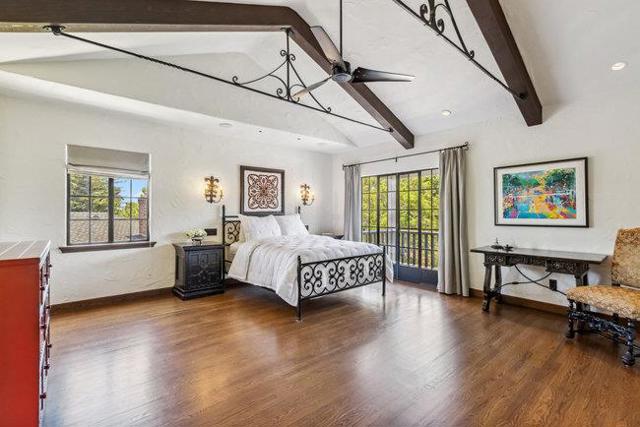 2307 Easton Drive, Burlingame CA: https://media.crmls.org/mediaz/1186267d-8063-4273-967e-fe8000c3f2a9.jpg