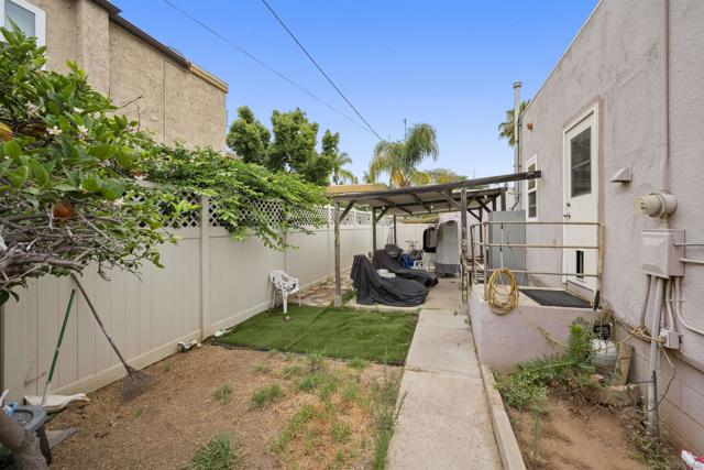 6352 Holabird St, San Diego CA: https://media.crmls.org/mediaz/11866533-9dc2-4e63-98ac-f00bf64eadfd.jpg
