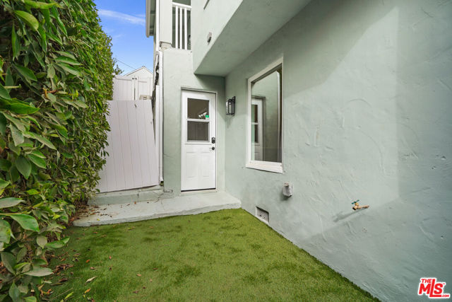 726 Pier Avenue, B photo 17