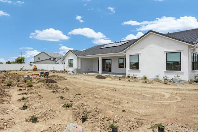1216 Stonemark Place, Vista CA: https://media.crmls.org/mediaz/1187f150-5b0a-4e37-8bdc-8ffba7c5a94c.jpg