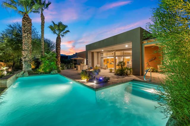 12 Boulder Lane, Rancho Mirage CA: https://media.crmls.org/mediaz/1187f9f1-69c5-43c3-8469-2a4d4550e3de.jpg