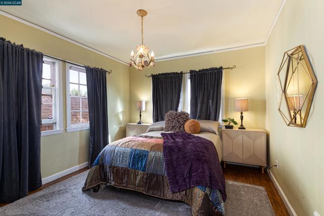 2600 55Th Ave, Oakland CA: https://media.crmls.org/mediaz/118825c5-b6bc-4866-b534-70d2388606d9.jpg