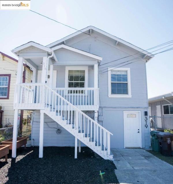 319 S 37Th St, Richmond CA: https://media.crmls.org/mediaz/1188d2f9-666c-49c3-aedf-6eb22dbe03c4.jpg