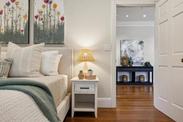 125 Stonepine Road, Hillsborough CA: https://media.crmls.org/mediaz/118934d5-03a3-42fa-8c6f-81c35934cdbe.jpg