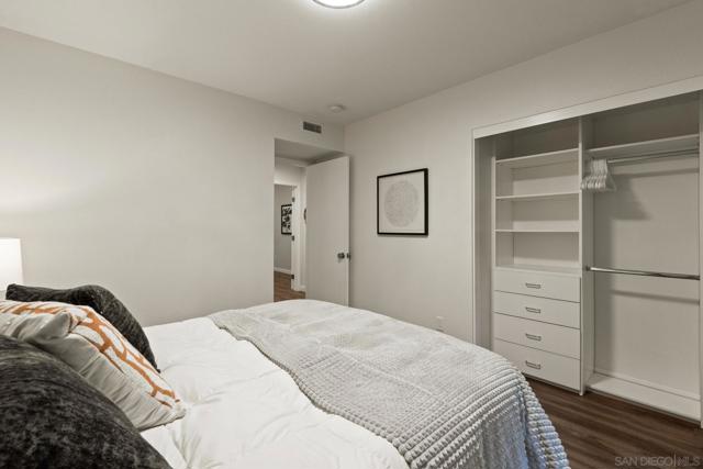 1736 Hill Top Lane, Encinitas CA: https://media.crmls.org/mediaz/1189b8f2-c178-4683-9974-df1a21f64fc7.jpg
