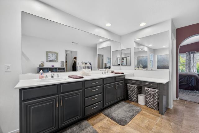Detail Gallery Image 14 of 75 For 32727 Salvia Cir, Winchester,  CA 92596 - 7 Beds | 5/1 Baths