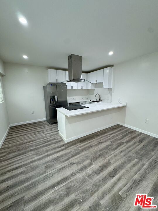 2424 Ocean Park Boulevard, Santa Monica CA: https://media.crmls.org/mediaz/118a093e-106d-491e-9e3a-ab683177c3c9.jpg