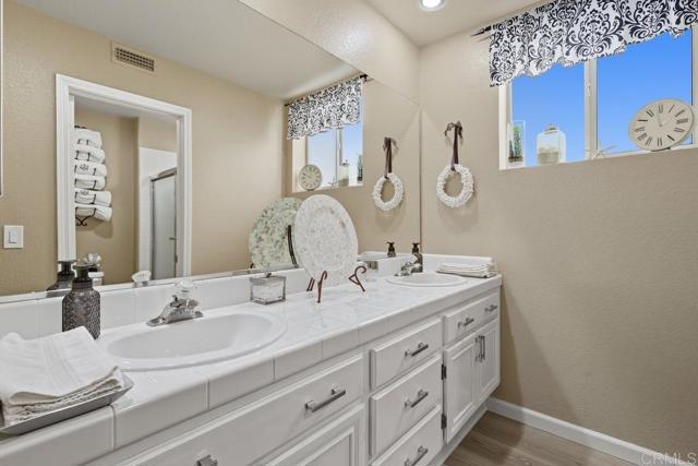 Detail Gallery Image 24 of 44 For 1814 Centennial Way, Escondido,  CA 92026 - 4 Beds | 3 Baths