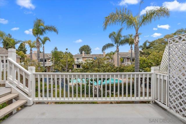8585 Via Mallorca, La Jolla CA: https://media.crmls.org/mediaz/118a9a41-1650-4e01-88a2-dbc98000190b.jpg