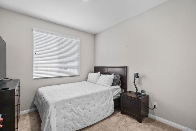 2098 Bluestone Cir, Chula Vista CA: https://media.crmls.org/mediaz/118ab81c-dfdc-486f-a792-654fef9cda07.jpg