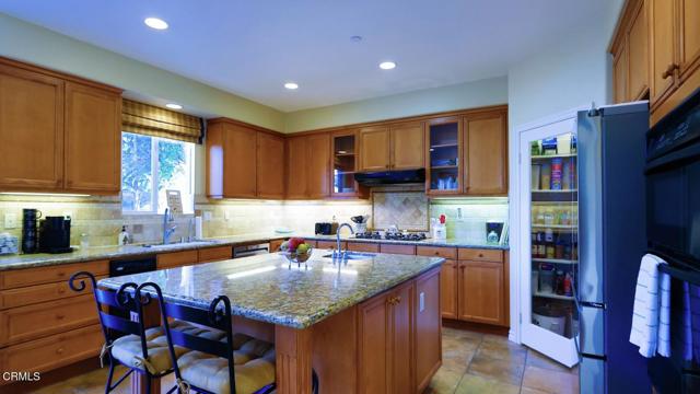 Detail Gallery Image 14 of 35 For 650 Charleston Pl, Ventura,  CA 93004 - 4 Beds | 3 Baths