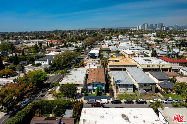 2051 S Corning Street, Los Angeles CA: https://media.crmls.org/mediaz/118b5f80-de7d-4fdc-b6ed-294d5e2591d1.jpg