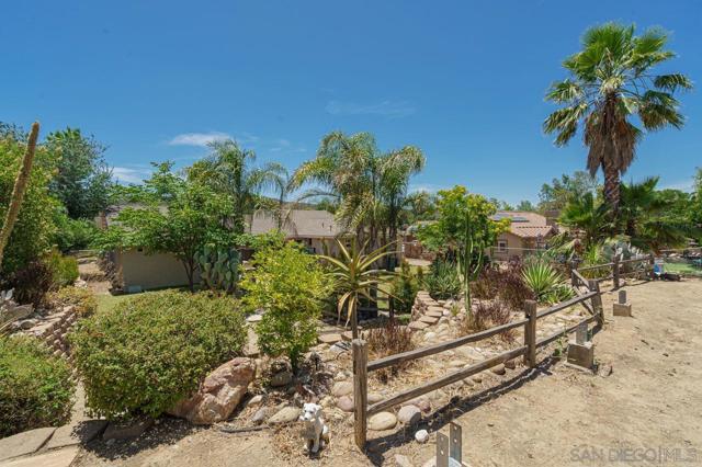 26152 Bellemore Dr, Romona CA: https://media.crmls.org/mediaz/118b7a33-fd85-40b3-aeb1-a485ceba25a2.jpg
