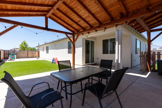 2040 Edwards Street, Los Banos CA: https://media.crmls.org/mediaz/118b8c3f-1b1c-4b02-9625-559424142351.jpg