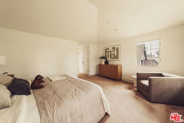223 24th Street, Santa Monica CA: https://media.crmls.org/mediaz/118c085c-abd5-4009-9562-cf095b10e150.jpg
