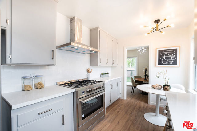 17209 Stagg Street, Van Nuys CA: https://media.crmls.org/mediaz/118c4038-8599-4ef4-879f-bb4fd0c37136.jpg
