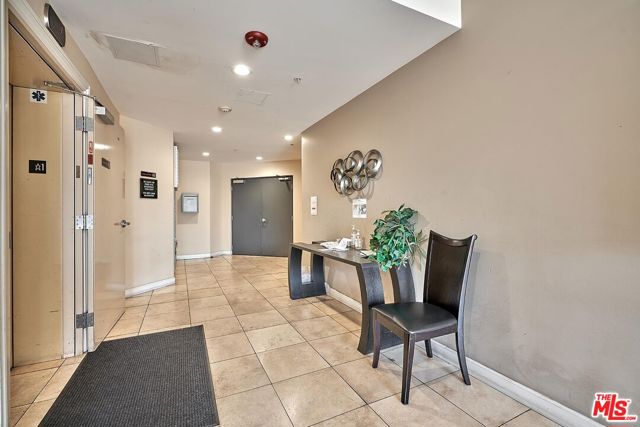 991 Arapahoe Street, Los Angeles CA: https://media.crmls.org/mediaz/118c44ce-c542-4c42-b8a6-2c4d28714754.jpg