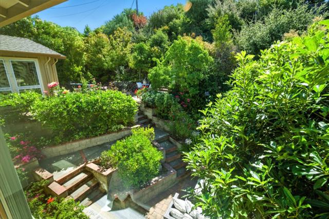 1627 El Verano Way, Belmont CA: https://media.crmls.org/mediaz/118c895f-429a-4fa8-bdd8-11d66716fe75.jpg