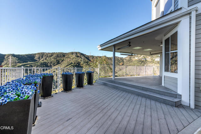 Detail Gallery Image 10 of 36 For 363 Patrician Way, Pasadena,  CA 91105 - 3 Beds | 3/1 Baths