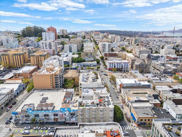 1645 Pacific Avenue, San Francisco CA: https://media.crmls.org/mediaz/118cdb5b-1d68-409e-9c39-9aa88b04d1d9.jpg