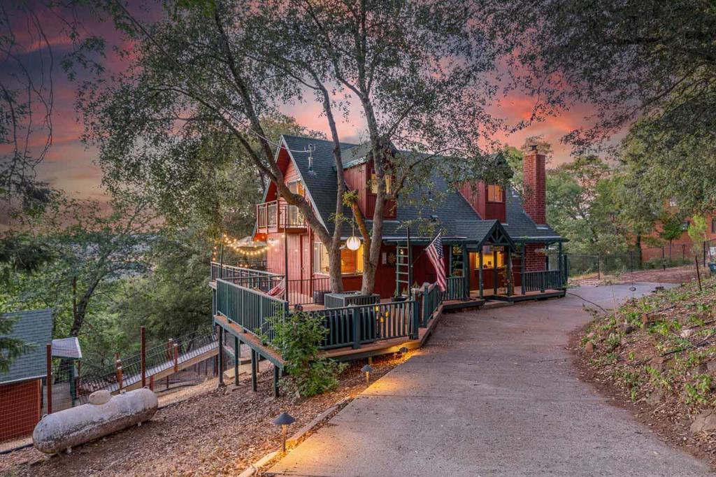 3110 Blue Jay Drive