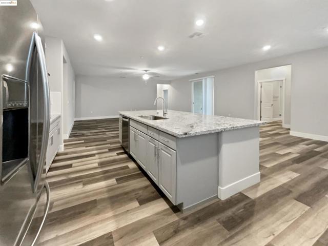 2066 Espana Ln, Rio Vista CA: https://media.crmls.org/mediaz/118e8c7f-f4f6-4b55-a714-03bce7555e3c.jpg