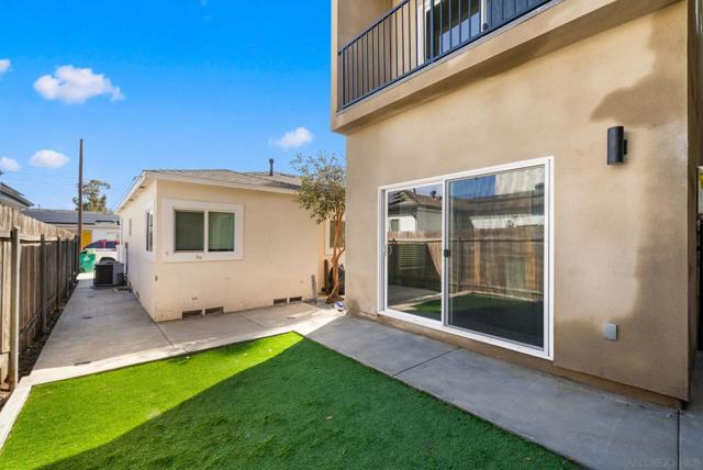 5126 5128 Alumni Pl, San Diego CA: https://media.crmls.org/mediaz/118f406a-f57a-403e-82ab-e6ebf4b8a6dd.jpg