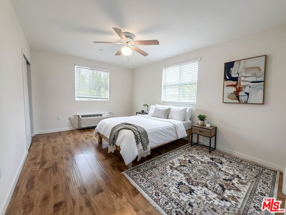 1254 W 37th Drive #1256 1/2