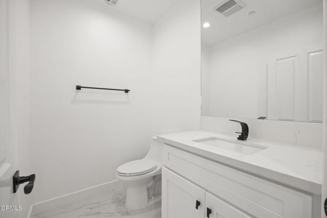 40 Saddlebow Road, Bell Canyon CA: https://media.crmls.org/mediaz/118f8eda-6509-4577-9c0d-c15caeb6f21e.jpg