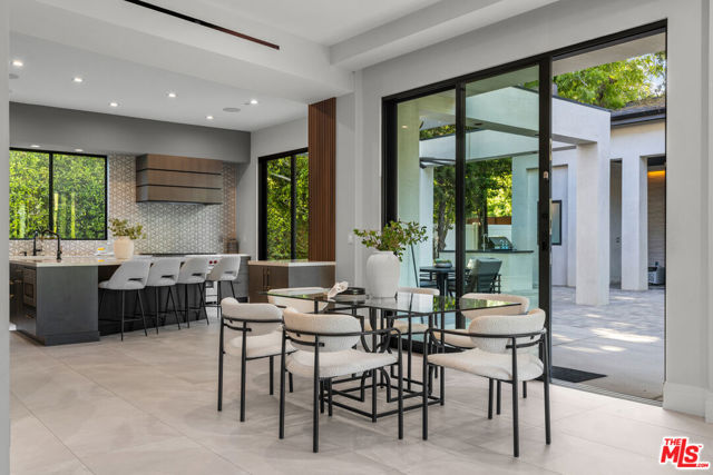 17401 Rancho Street, Encino CA: https://media.crmls.org/mediaz/119011e3-44de-4c4c-bc2c-519b92133490.jpg