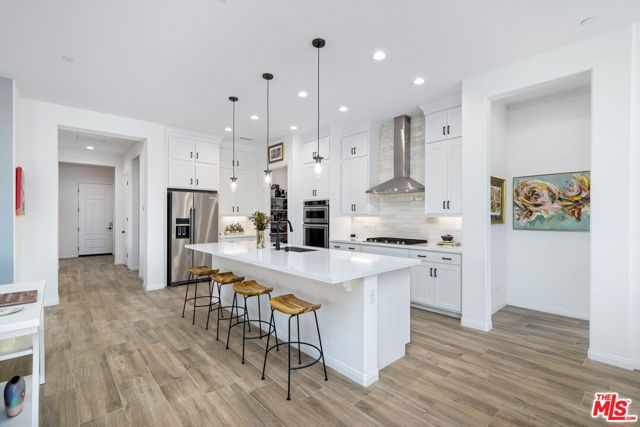 21 Chardonnay, Rancho Mirage CA: https://media.crmls.org/mediaz/1190a0fb-50b6-4b25-98ff-1038bc4c4470.jpg