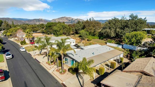 18218 Paradise Mountain Rd, Valley Center CA: https://media.crmls.org/mediaz/1190de76-74a6-41de-a6b0-d657801ba5ff.jpg