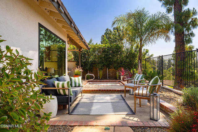 1932 Summer Cloud Drive, Thousand Oaks CA: https://media.crmls.org/mediaz/1190f2ad-21d7-4b39-9e75-a4933b847d80.jpg