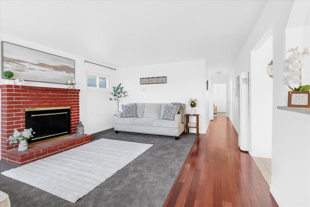 1140 Palm Avenue, Seaside CA: https://media.crmls.org/mediaz/11914ec9-d99e-4467-af09-59518593505b.jpg