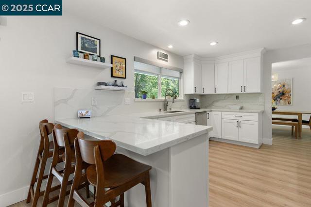 2027 Mohawk Dr, Pleasant Hill CA: https://media.crmls.org/mediaz/1191b036-2c11-471f-89be-cc41dfa7e36a.jpg