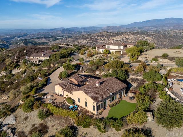 29472 Welk Highland Dr., Escondido CA: https://media.crmls.org/mediaz/1191bae6-3049-492b-8a71-46644203b8b9.jpg