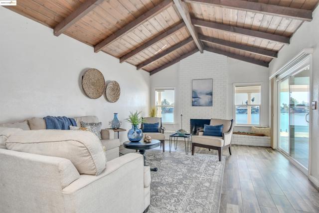 780 Beaver Ln, Discovery Bay CA: https://media.crmls.org/mediaz/1191db1b-8f58-46a1-b0aa-3c12d07eaef2.jpg
