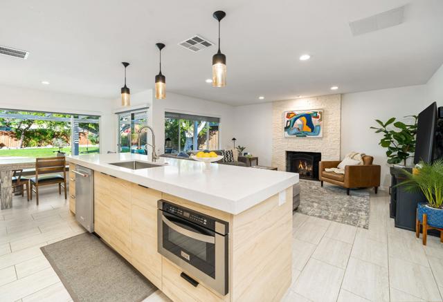 74277 Myrsine Avenue, Palm Desert CA: https://media.crmls.org/mediaz/11920dc0-5f25-48b0-b83b-2d4be63ba3e2.jpg