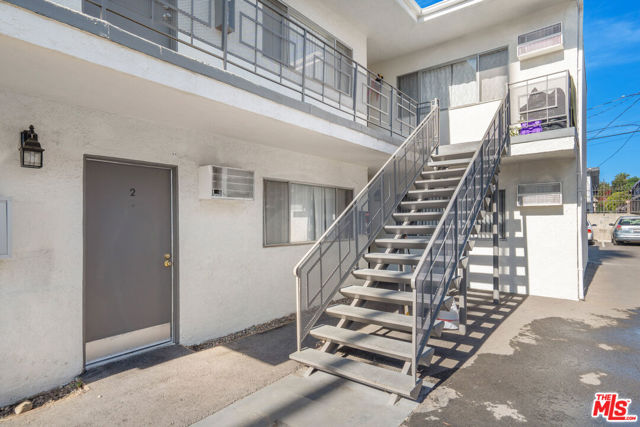 14805 Erwin Street, Van Nuys CA: https://media.crmls.org/mediaz/119226a7-7729-4c7e-87cb-6e275b1e674b.jpg