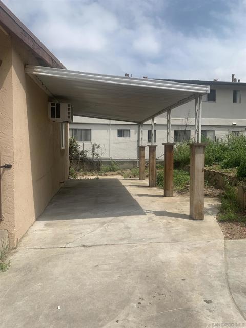 12429 Julian, Lakeside CA: https://media.crmls.org/mediaz/11930478-ca23-4d4a-9370-63d41df603ad.jpg