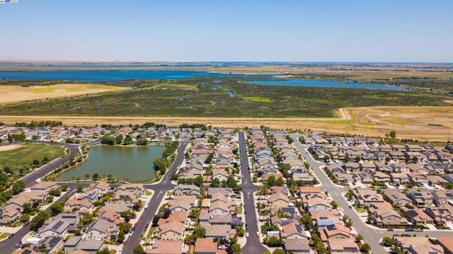 53 Puffin Cir, Oakley CA: https://media.crmls.org/mediaz/11931f9c-a8d2-45ae-bbad-660ef56afaf9.jpg