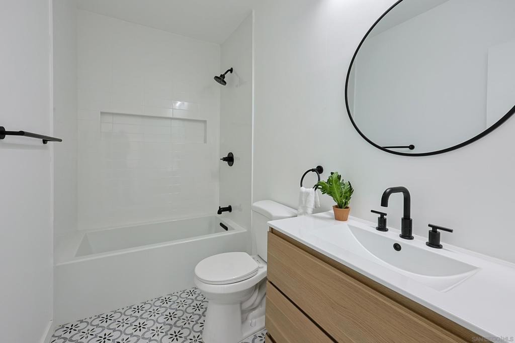 MLS #250030466SD img 12