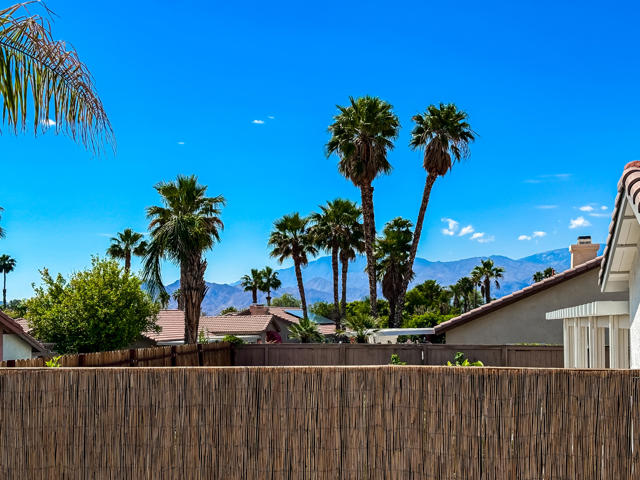 37596 Colebridge Street, Palm Desert CA: https://media.crmls.org/mediaz/11936e2f-7c9e-4d88-b08b-40ad8a85666e.jpg