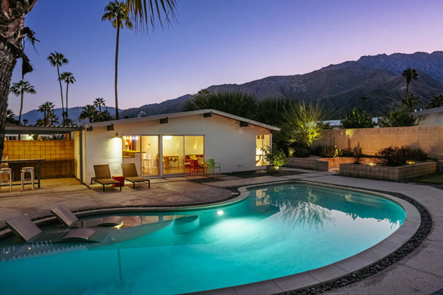 438 E Racquet Club Road, Palm Springs, CA 92262