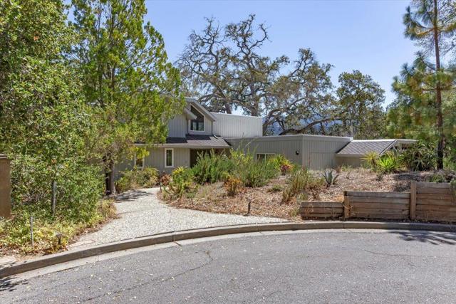 13434 Old Oak Way, Saratoga CA: https://media.crmls.org/mediaz/119394eb-9595-4c25-a403-277b23d893ed.jpg
