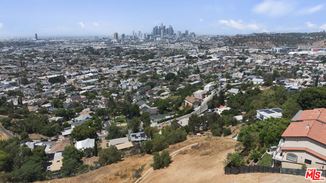 2741 Abrigo Avenue, Los Angeles CA: https://media.crmls.org/mediaz/1193c457-9e80-4e72-b52c-bfa283174273.jpg